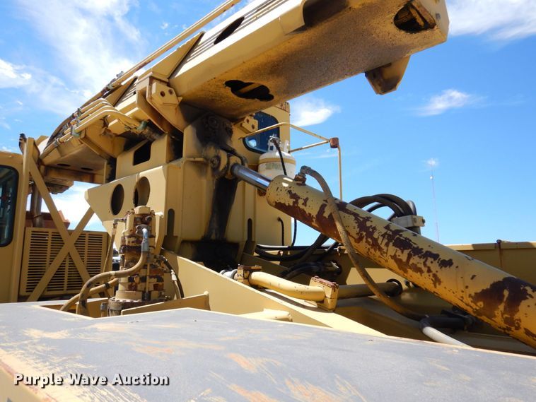 image for item KR9225 1995 Gradall G3WD  wheeled excavator