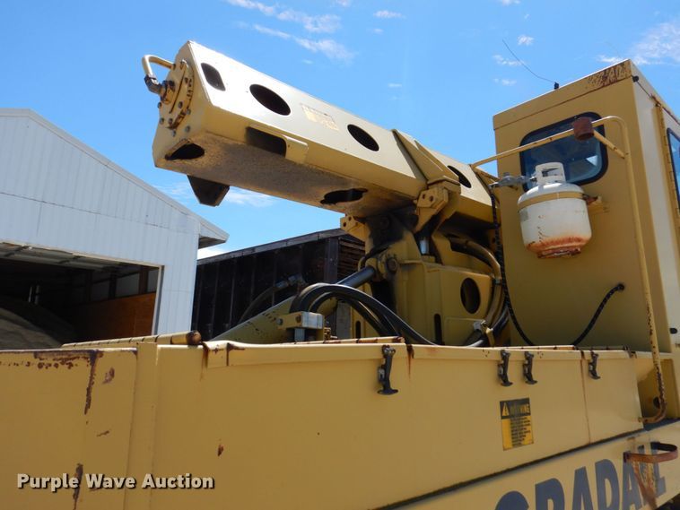 image for item KR9225 1995 Gradall G3WD  wheeled excavator