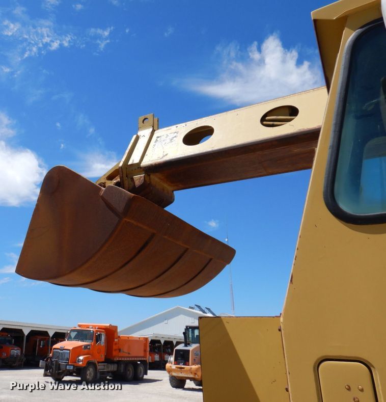 image for item KR9225 1995 Gradall G3WD  wheeled excavator