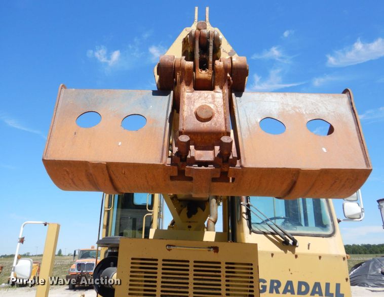 image for item KR9225 1995 Gradall G3WD  wheeled excavator