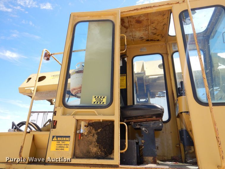 image for item KR9225 1995 Gradall G3WD  wheeled excavator