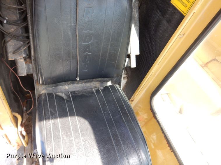 image for item KR9225 1995 Gradall G3WD  wheeled excavator