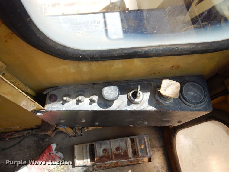 image for item KR9225 1995 Gradall G3WD  wheeled excavator