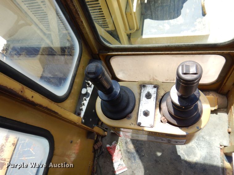 image for item KR9225 1995 Gradall G3WD  wheeled excavator