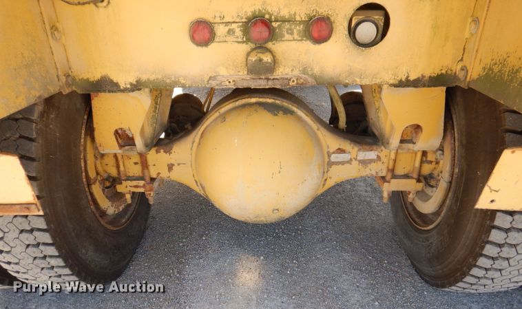 image for item KR9225 1995 Gradall G3WD  wheeled excavator