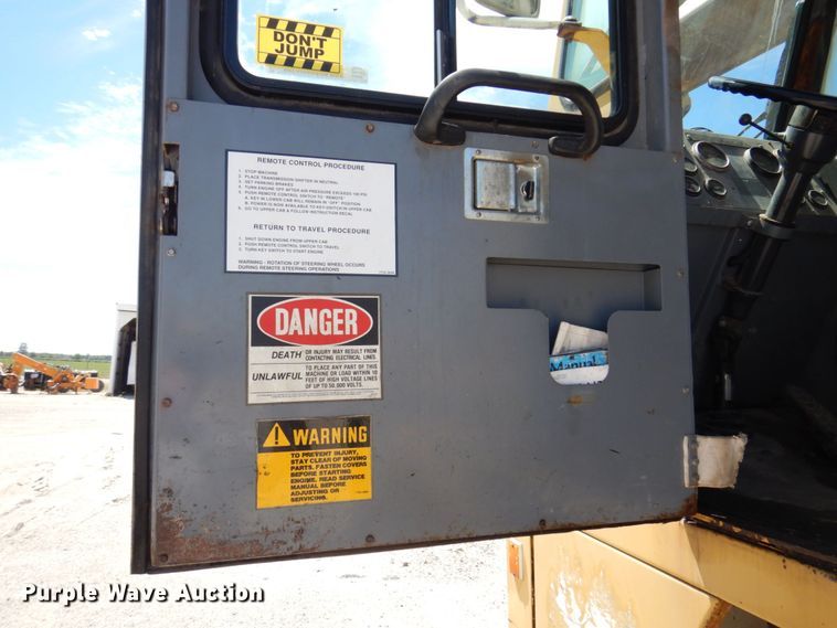 image for item KR9225 1995 Gradall G3WD  wheeled excavator