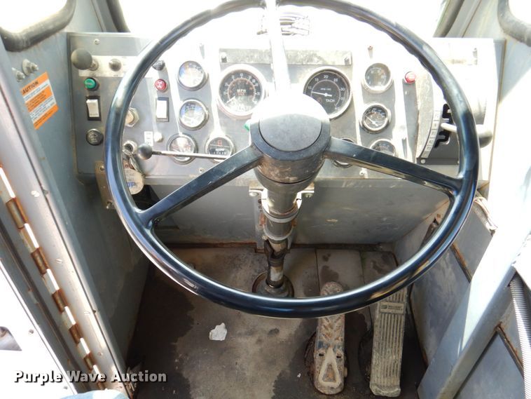 image for item KR9225 1995 Gradall G3WD  wheeled excavator