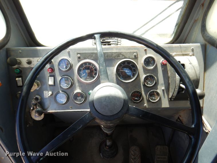 image for item KR9225 1995 Gradall G3WD  wheeled excavator