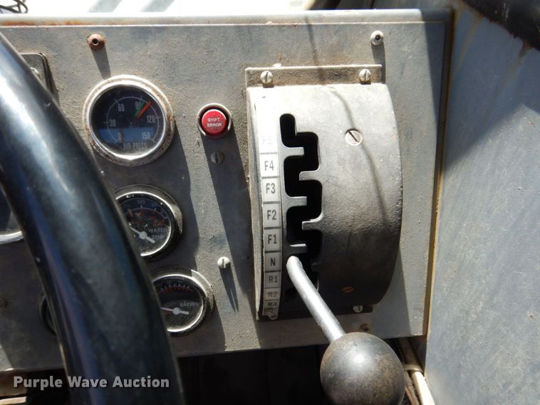 image for item KR9225 1995 Gradall G3WD  wheeled excavator