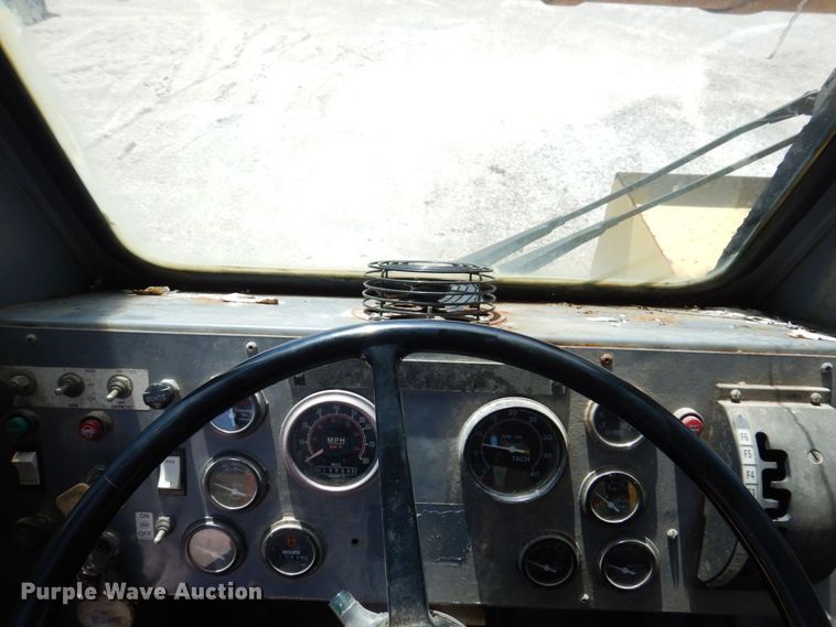 image for item KR9225 1995 Gradall G3WD  wheeled excavator