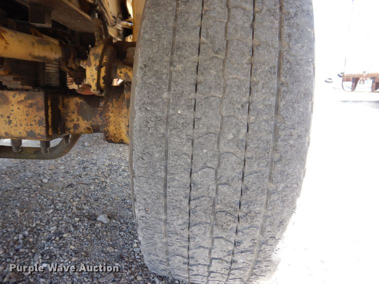 image for item KR9225 1995 Gradall G3WD  wheeled excavator