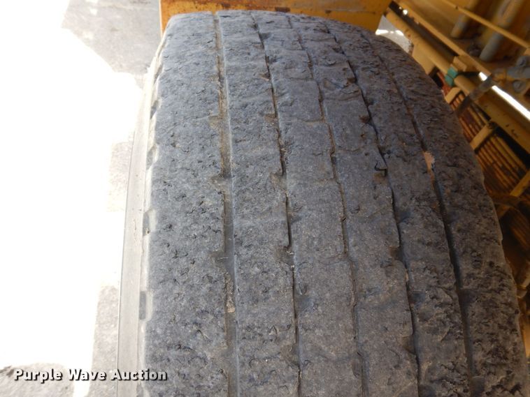 image for item KR9225 1995 Gradall G3WD  wheeled excavator