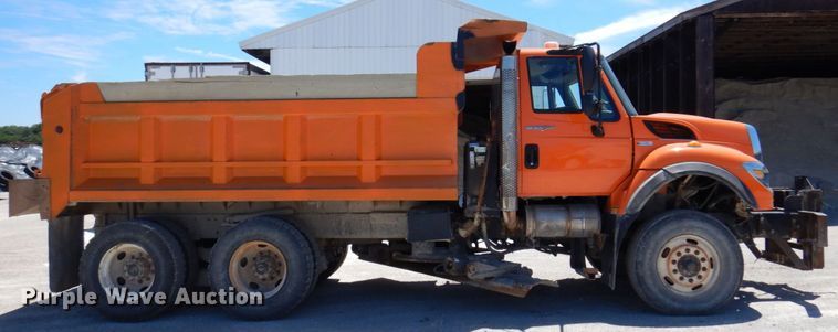 image for item KR9227 2011 International WorkStar 7600  dump truck