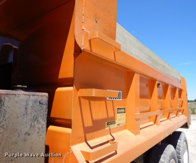 image for item KR9227 2011 International WorkStar 7600  dump truck