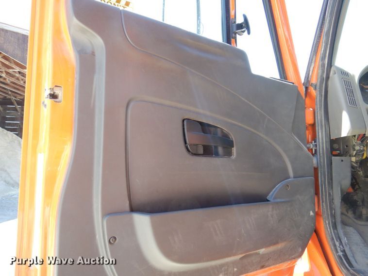 image for item KR9227 2011 International WorkStar 7600  dump truck