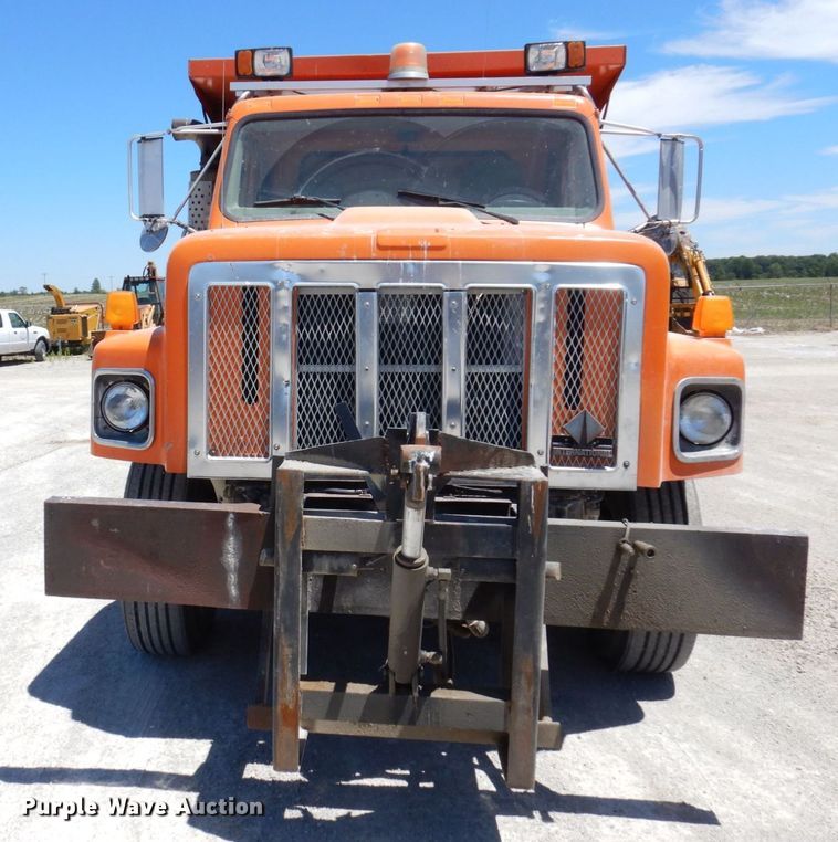 image for item KR9228 2001 International 2674  dump truck