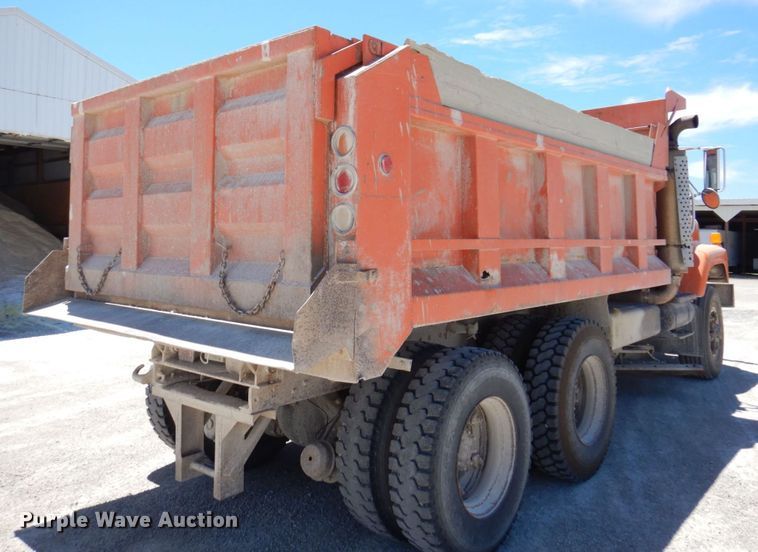 image for item KR9228 2001 International 2674  dump truck