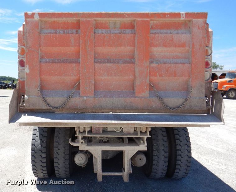image for item KR9228 2001 International 2674  dump truck