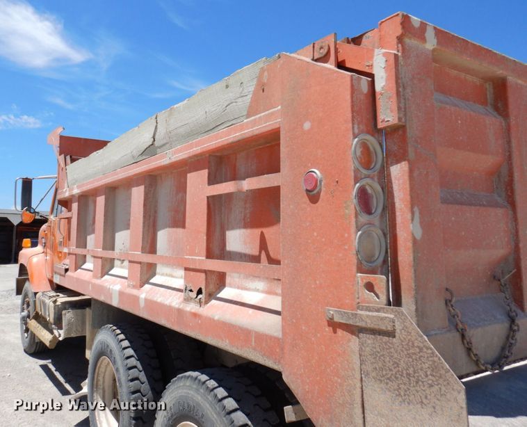 image for item KR9228 2001 International 2674  dump truck