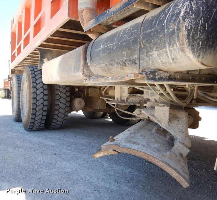 image for item KR9228 2001 International 2674  dump truck