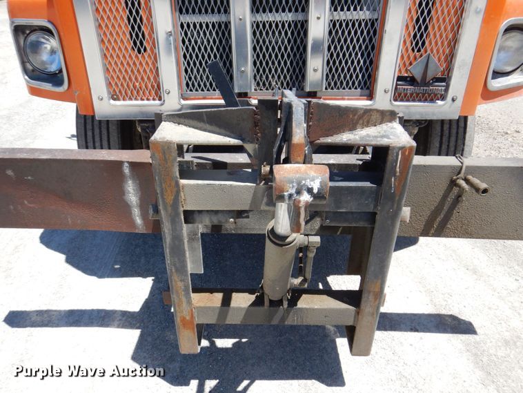 image for item KR9228 2001 International 2674  dump truck