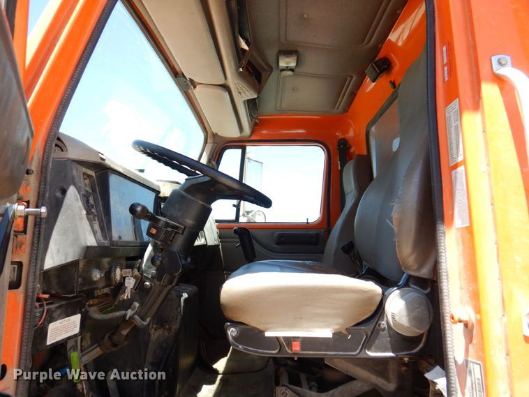 image for item KR9228 2001 International 2674  dump truck