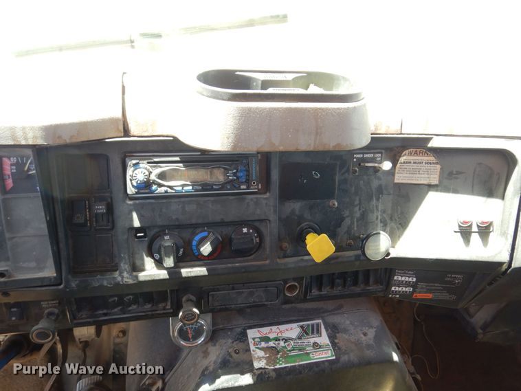 image for item KR9228 2001 International 2674  dump truck