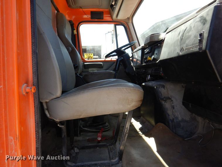 image for item KR9228 2001 International 2674  dump truck