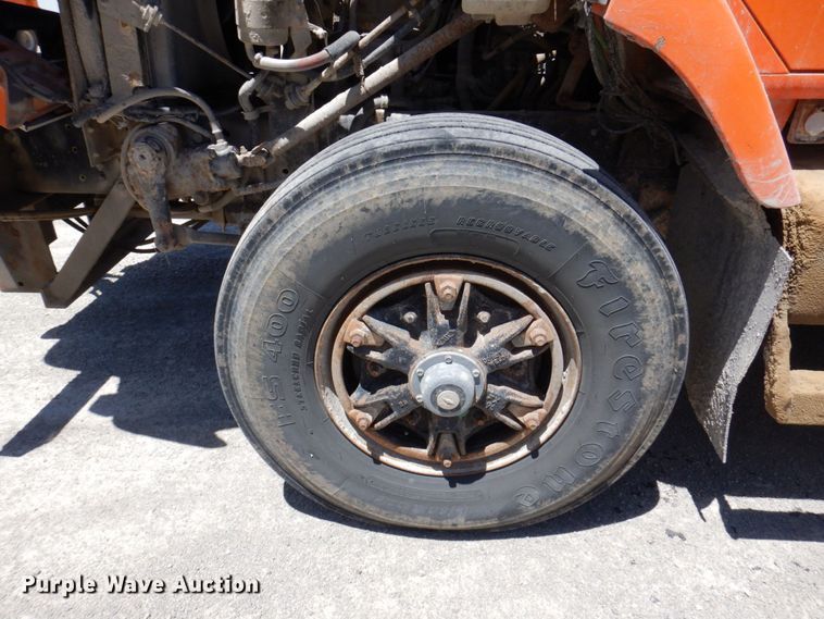 image for item KR9228 2001 International 2674  dump truck