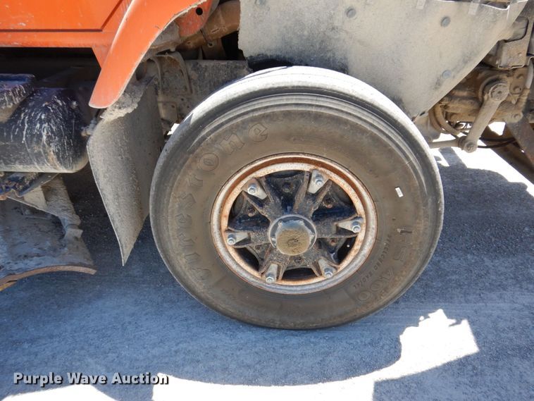 image for item KR9228 2001 International 2674  dump truck