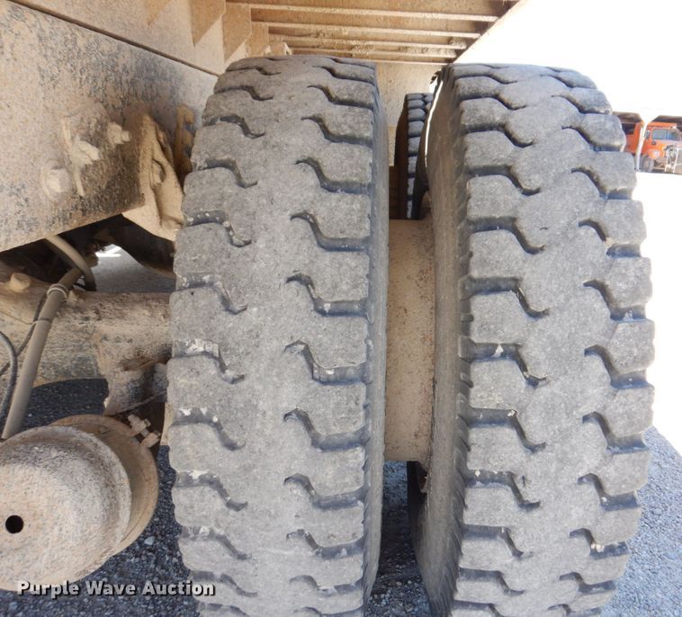 image for item KR9228 2001 International 2674  dump truck