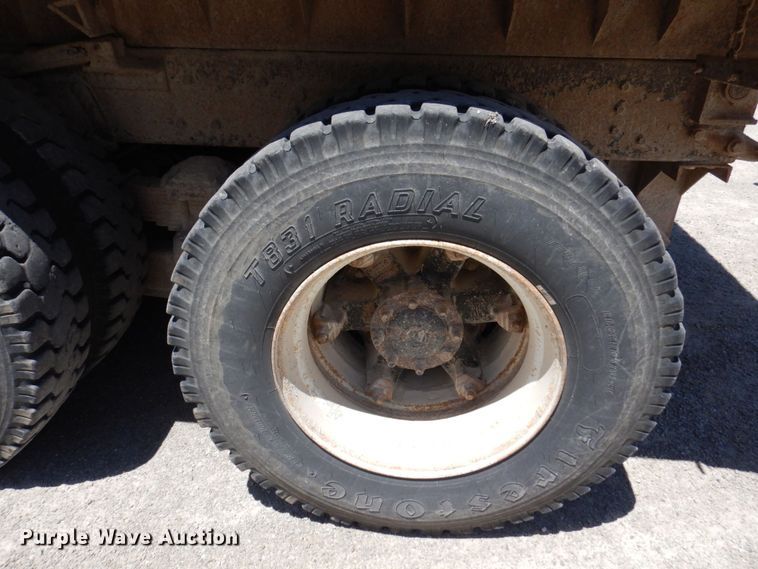 image for item KR9228 2001 International 2674  dump truck