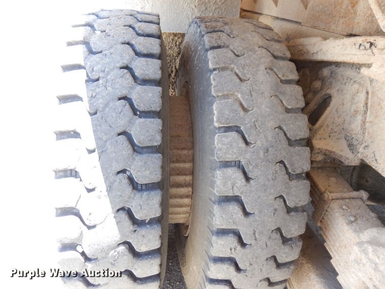 image for item KR9228 2001 International 2674  dump truck