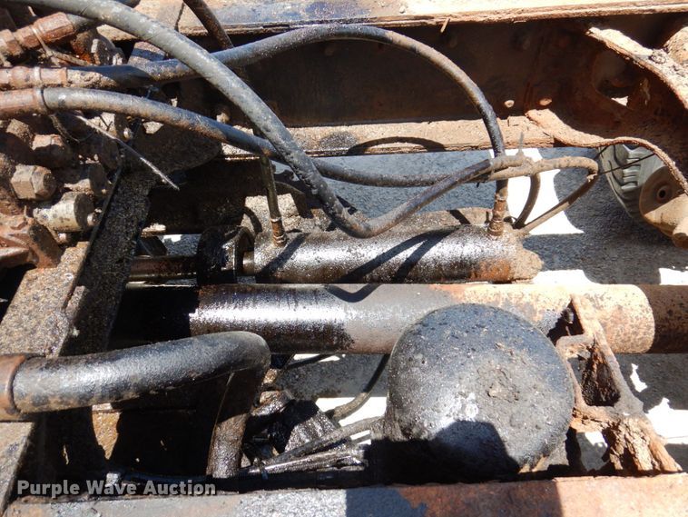 image for item KR9229 2004 International 7600  truck cab and chassis