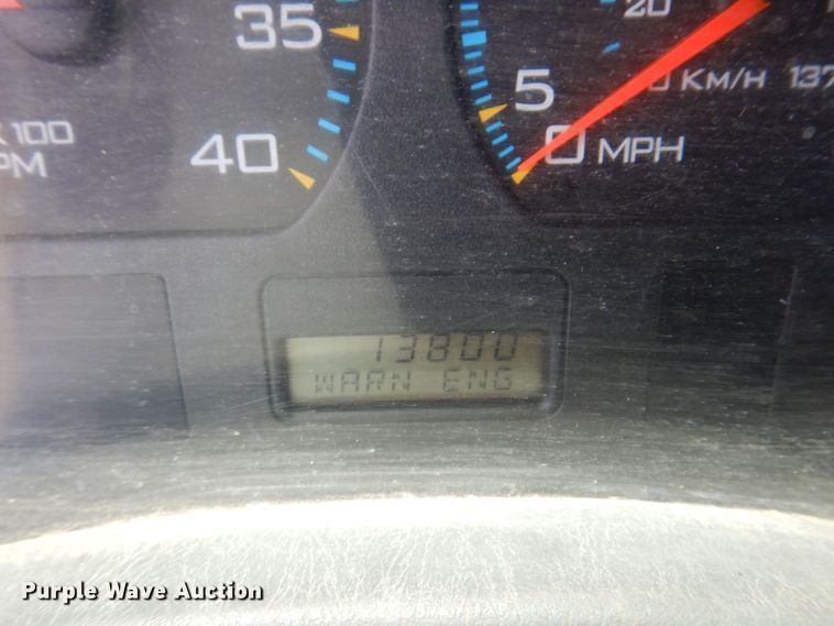 image for item KR9229 2004 International 7600  truck cab and chassis