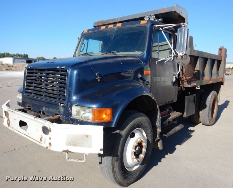 image for item KR9233 1996 International 4900  dump truck