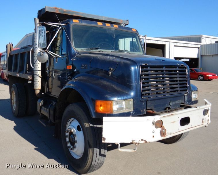 image for item KR9233 1996 International 4900  dump truck