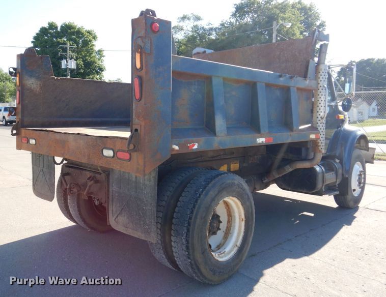 image for item KR9233 1996 International 4900  dump truck