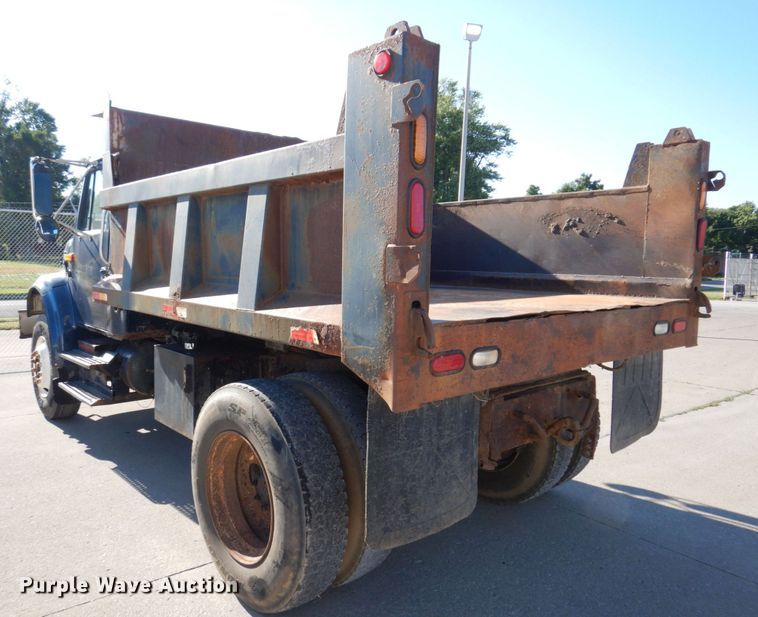 image for item KR9233 1996 International 4900  dump truck