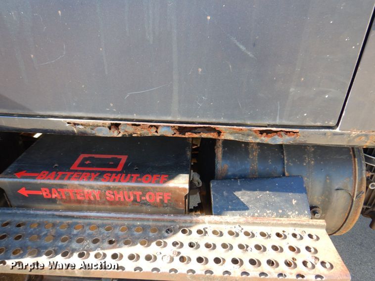 image for item KR9233 1996 International 4900  dump truck