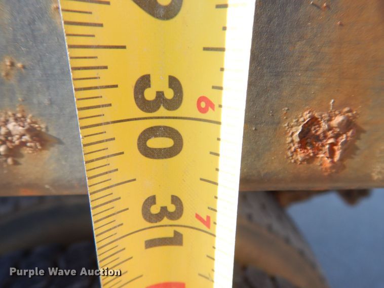 image for item KR9233 1996 International 4900  dump truck