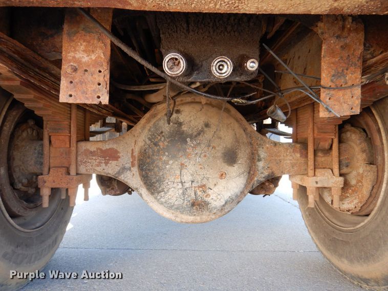 image for item KR9233 1996 International 4900  dump truck