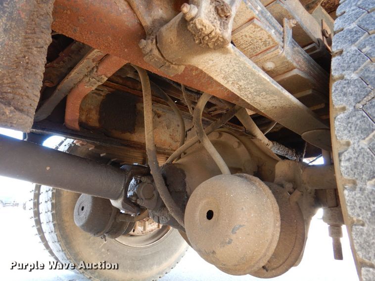 image for item KR9233 1996 International 4900  dump truck