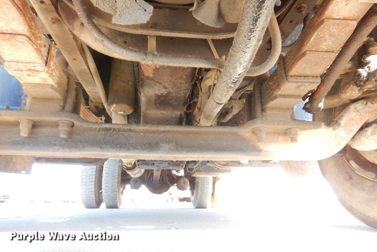 image for item KR9233 1996 International 4900  dump truck