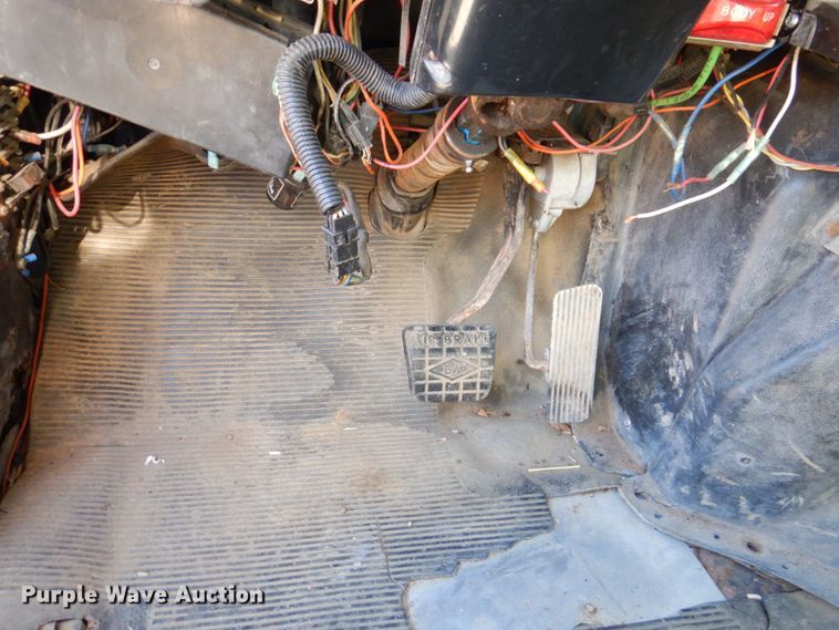 image for item KR9233 1996 International 4900  dump truck