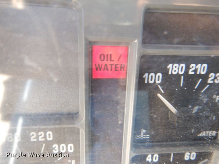 image for item KR9233 1996 International 4900  dump truck