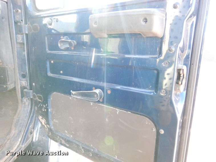 image for item KR9233 1996 International 4900  dump truck