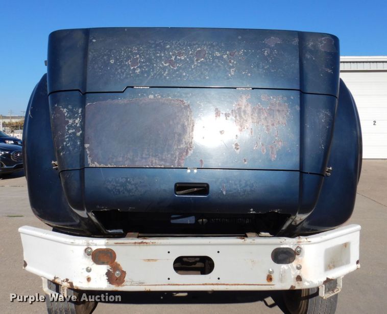 image for item KR9233 1996 International 4900  dump truck