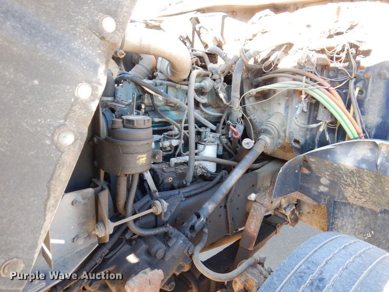 image for item KR9233 1996 International 4900  dump truck