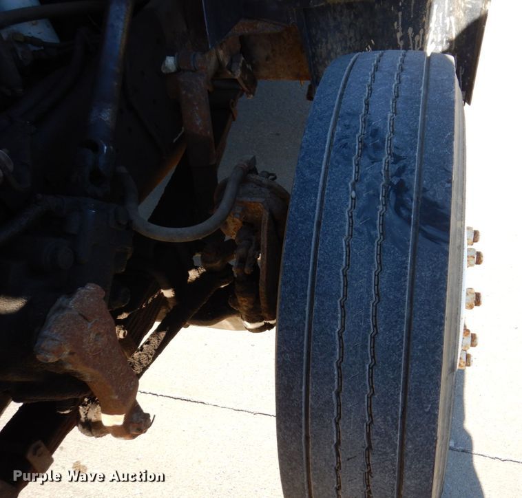 image for item KR9233 1996 International 4900  dump truck